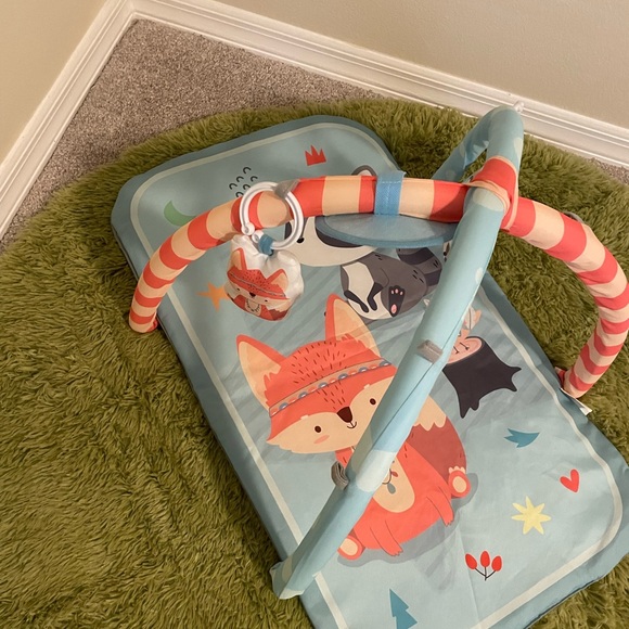 Tummy Time Mat used once cute characters lightweight take anywhere - Picture 3 of 5